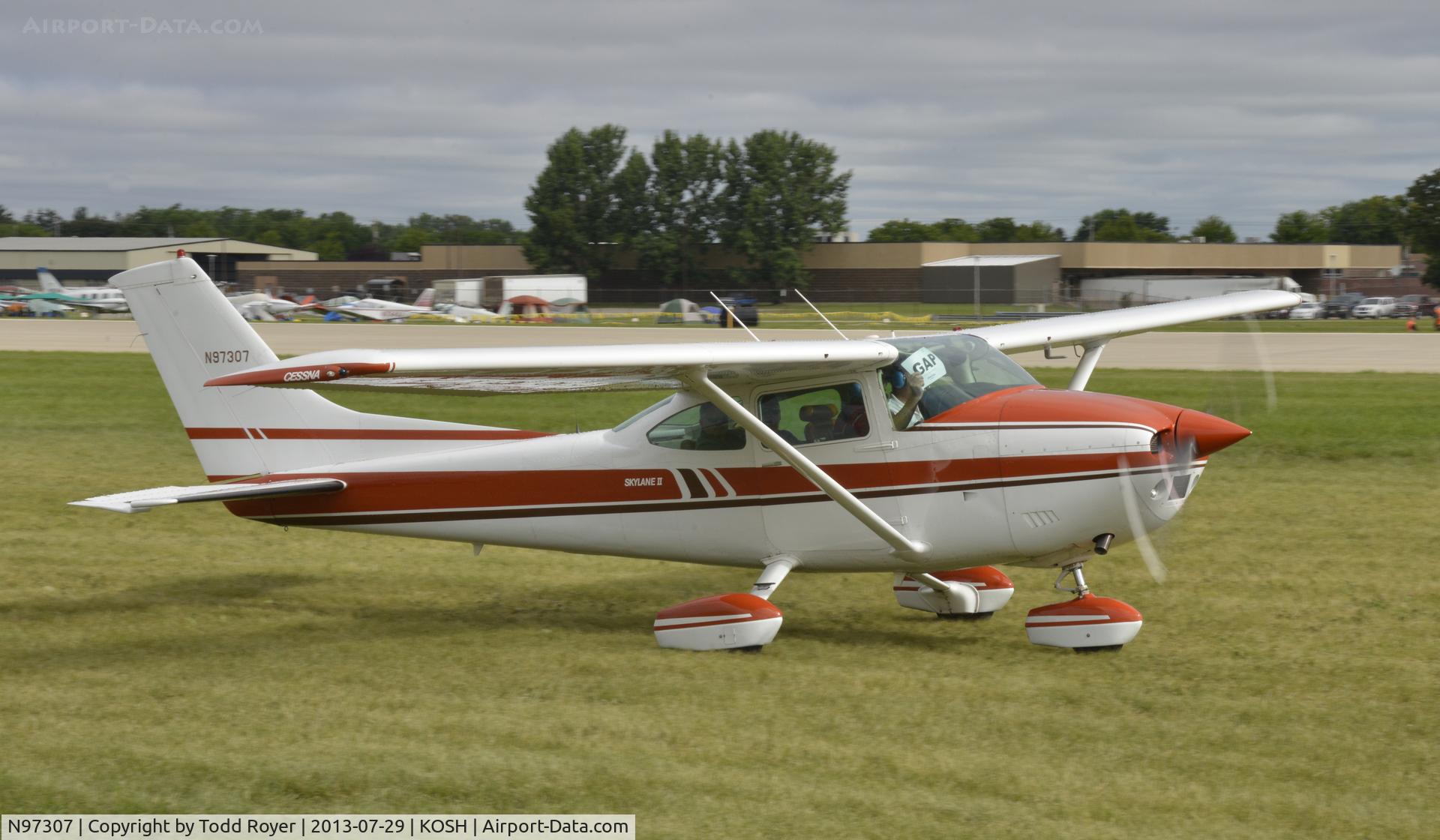 N97307, 1979 Cessna 182Q Skylane C/N 18267052, Airventure 2013