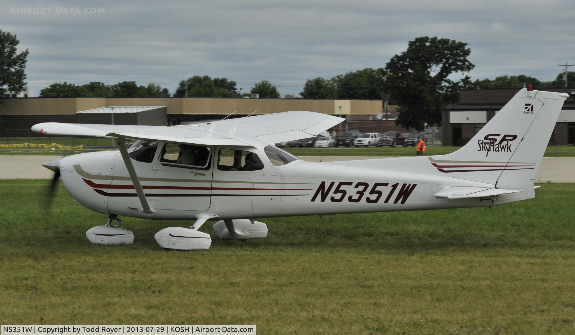 N5351W, 2003 Cessna 172S C/N 172S9381, Airventure 2013