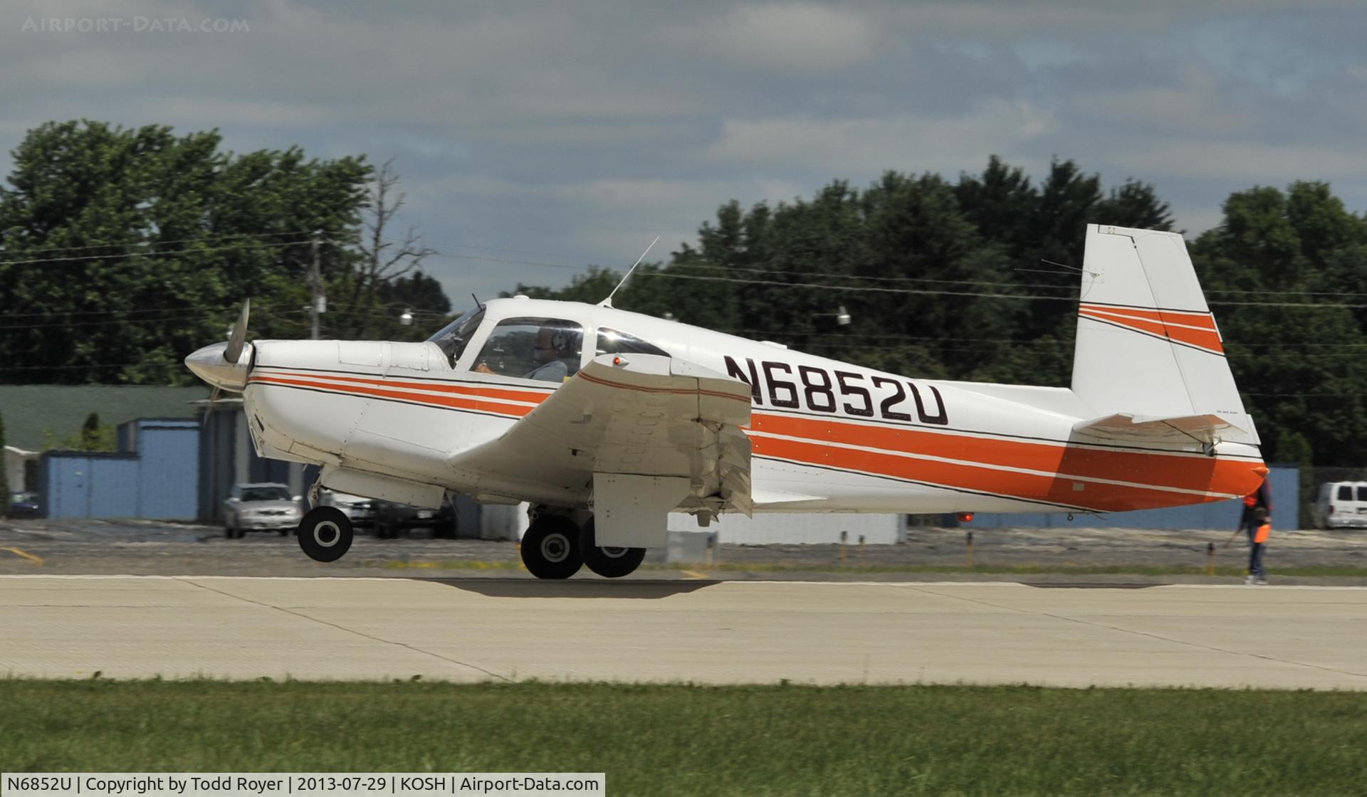 N6852U, 1963 Mooney M20C Ranger C/N 2557, Airventure 2013