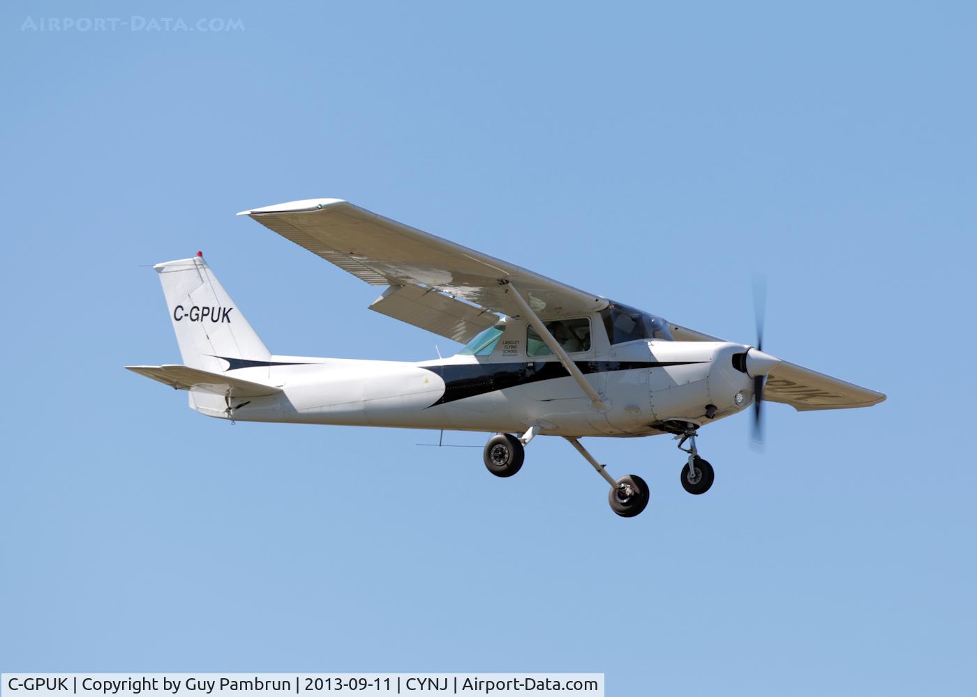 C-GPUK, 1977 Cessna 152 C/N 15280200, Landing