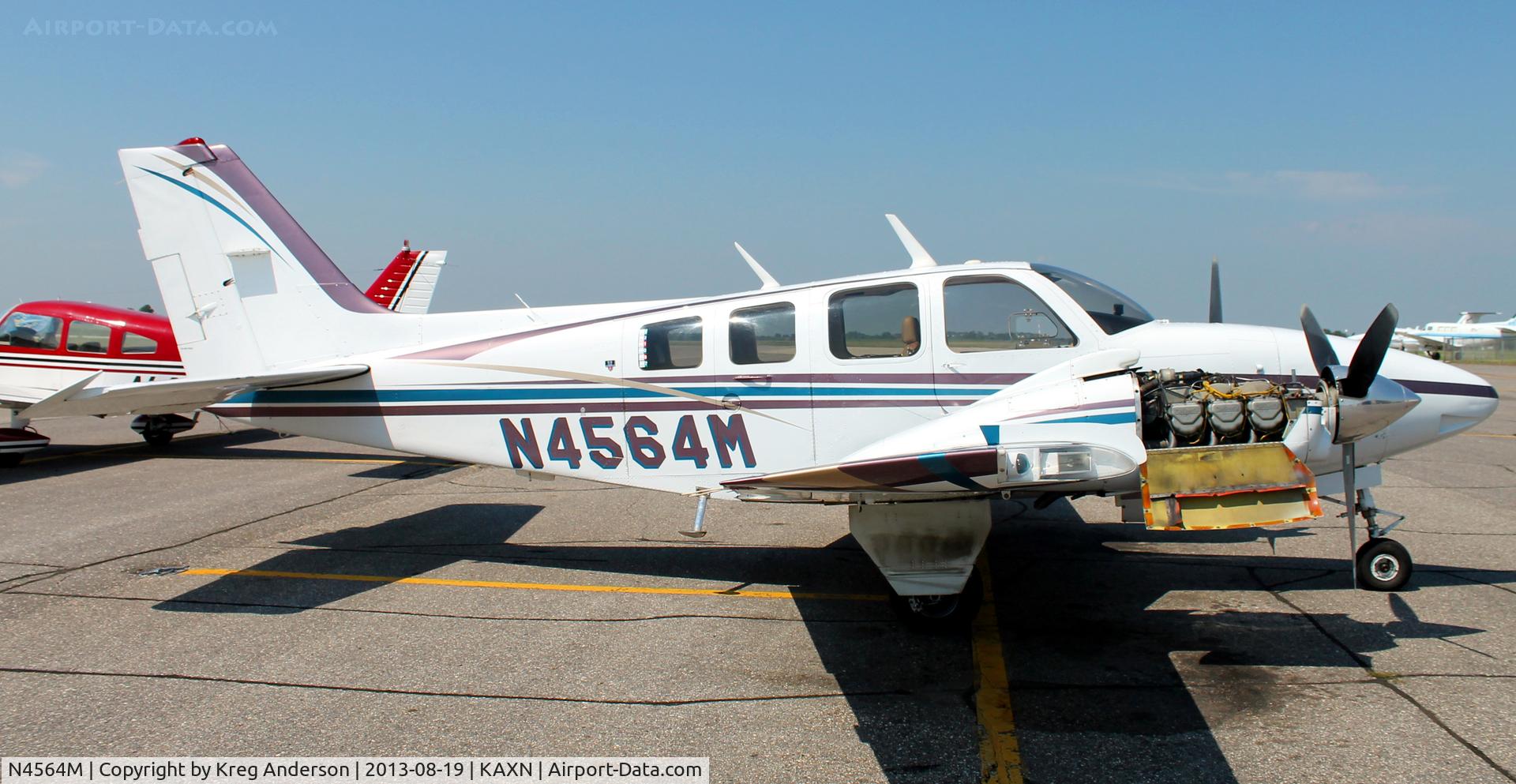 N4564M, 1978 Beech 58 Baron C/N TH-916, Beech 58 Baron on the line.