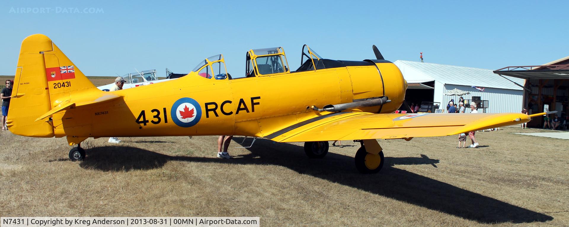 N7431, 1952 Canadian Car & Foundry Harvard MK IV C/N CCF4 222, 2013 Battle Lake Fly-in
