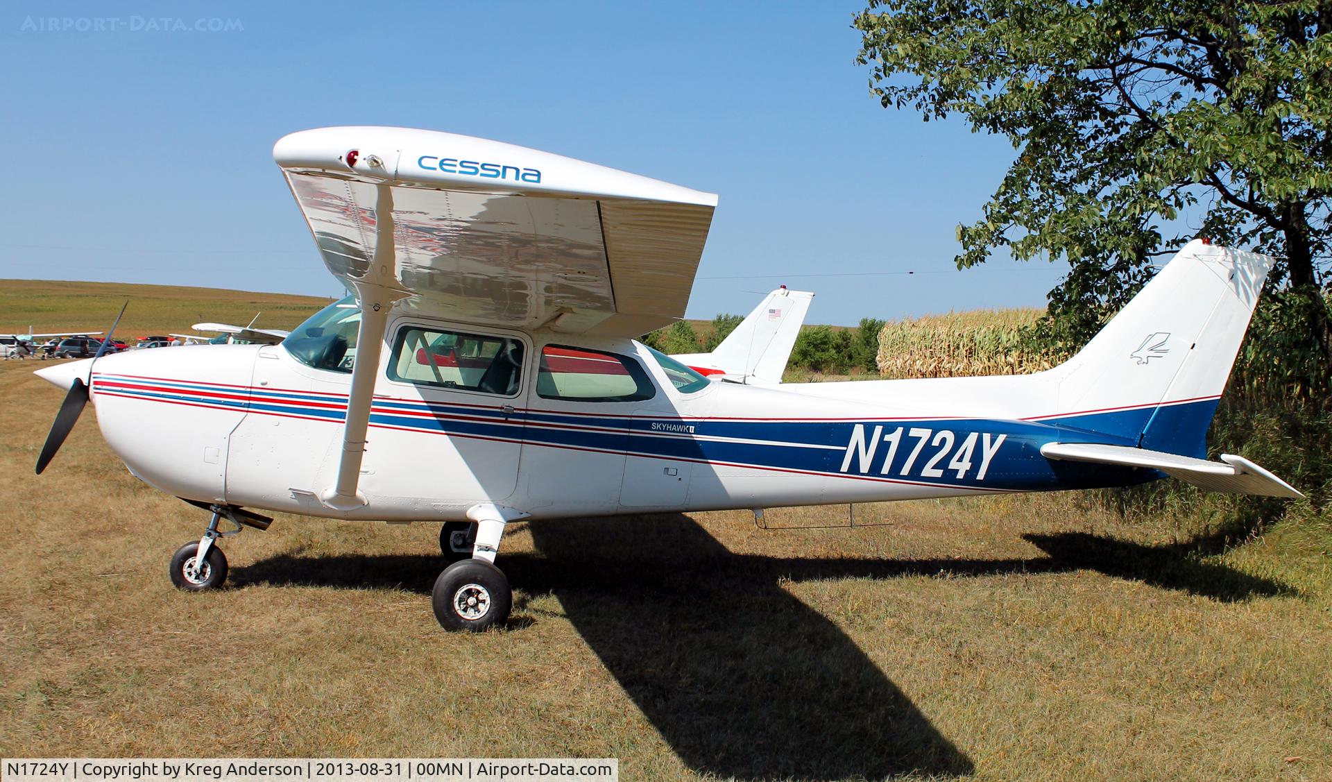 N1724Y, 1977 Cessna 172N Skyhawk C/N 17268676, 2013 Battle Lake Fly-in