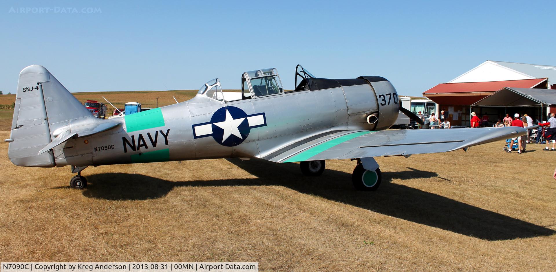N7090C, North American SNJ-4 Texan C/N 88-13370, 2013 Battle Lake Fly-in