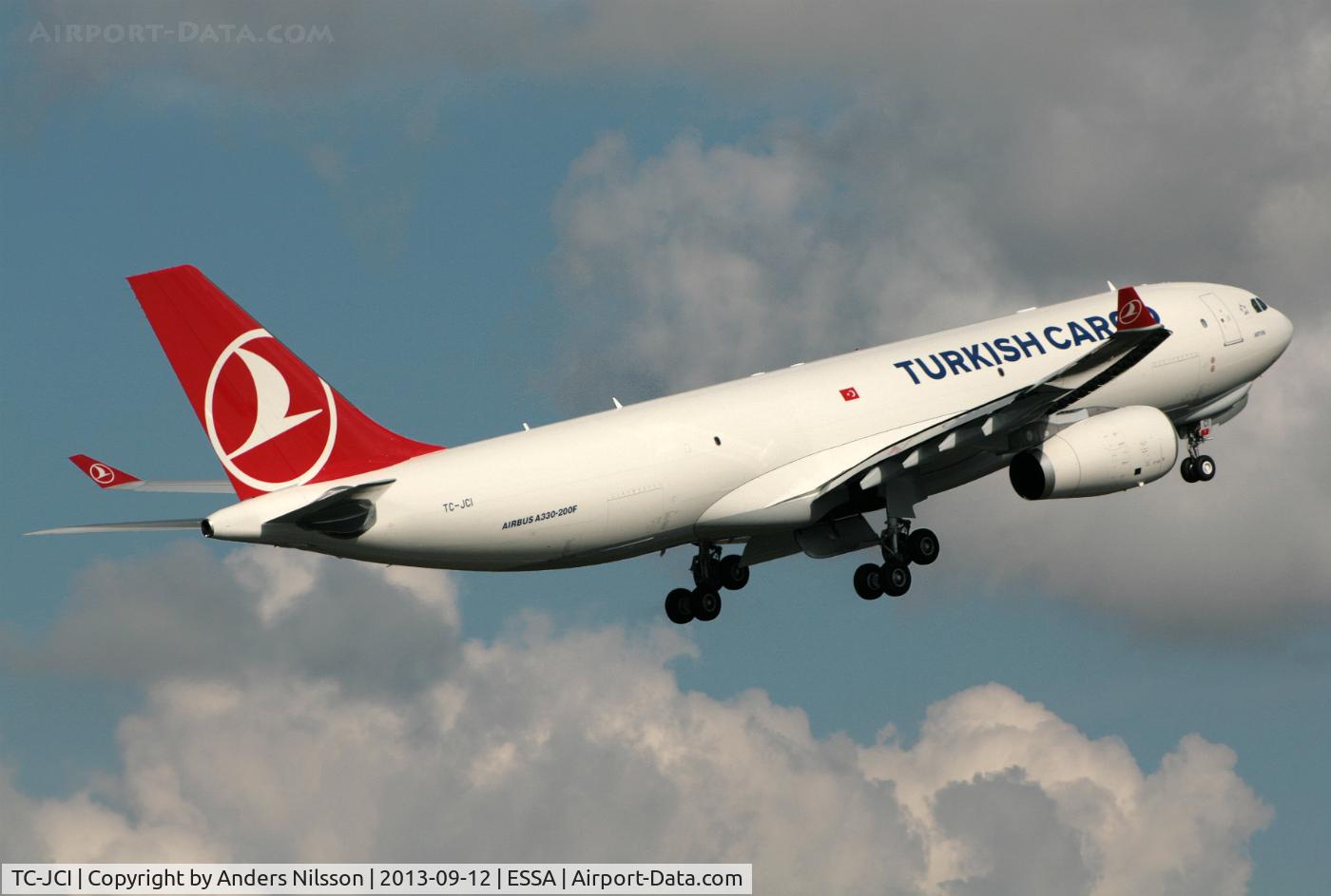 TC-JCI, 2013 Airbus A330-243F C/N 1442, Departing runway 08 for Isatanbul.
