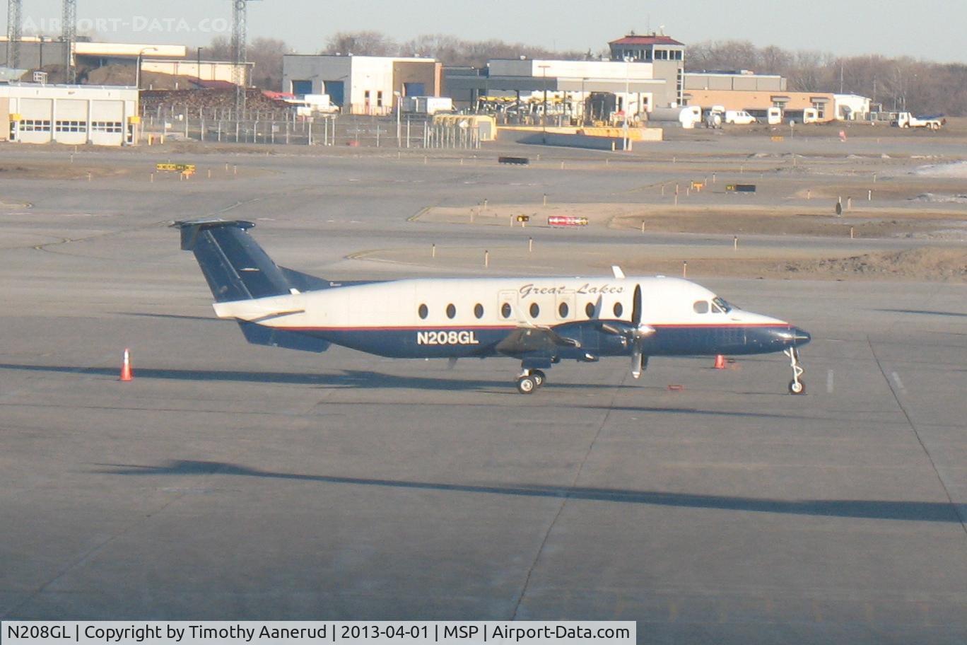 N208GL, 1996 Beech 1900D C/N UE-208, 1996 Beech 1900D, c/n: UE-208.  Parked overnight at MSP