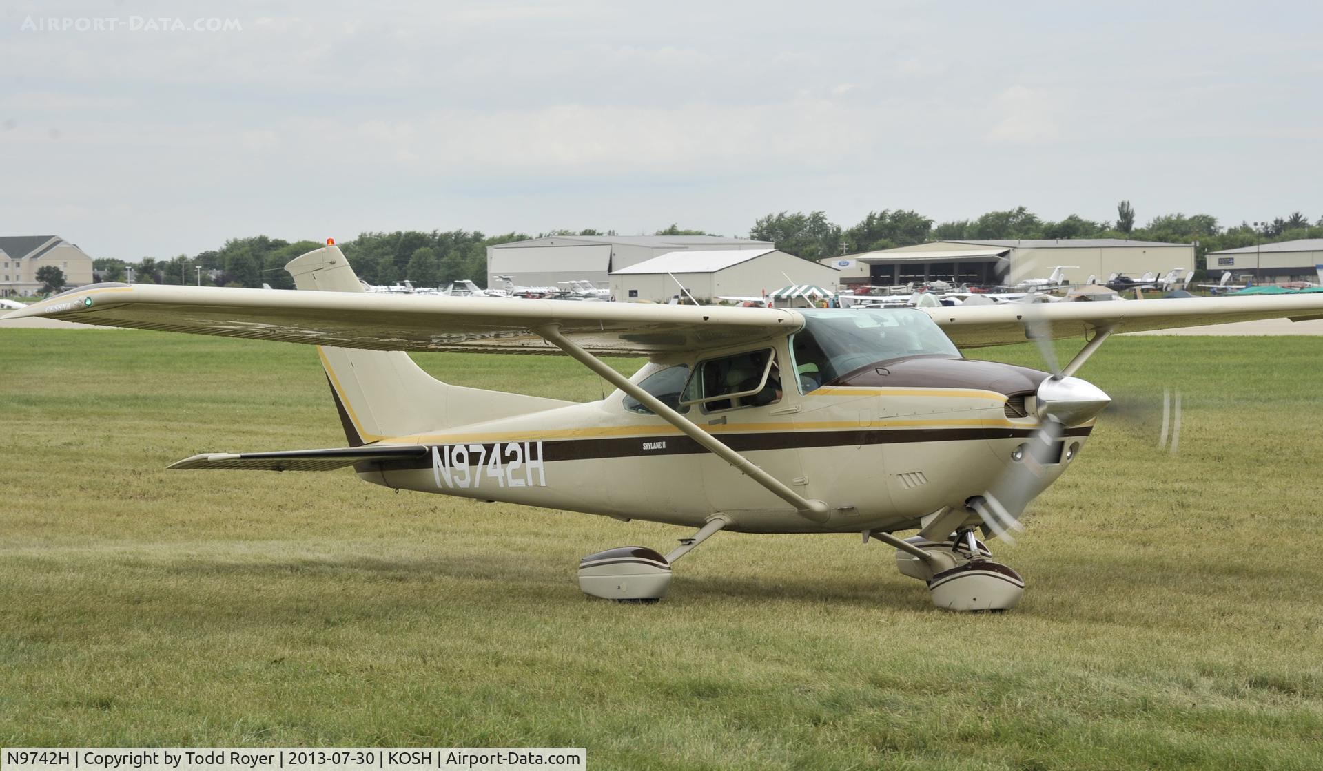 N9742H, 1981 Cessna 182R Skylane C/N 18267989, Airventure 2013