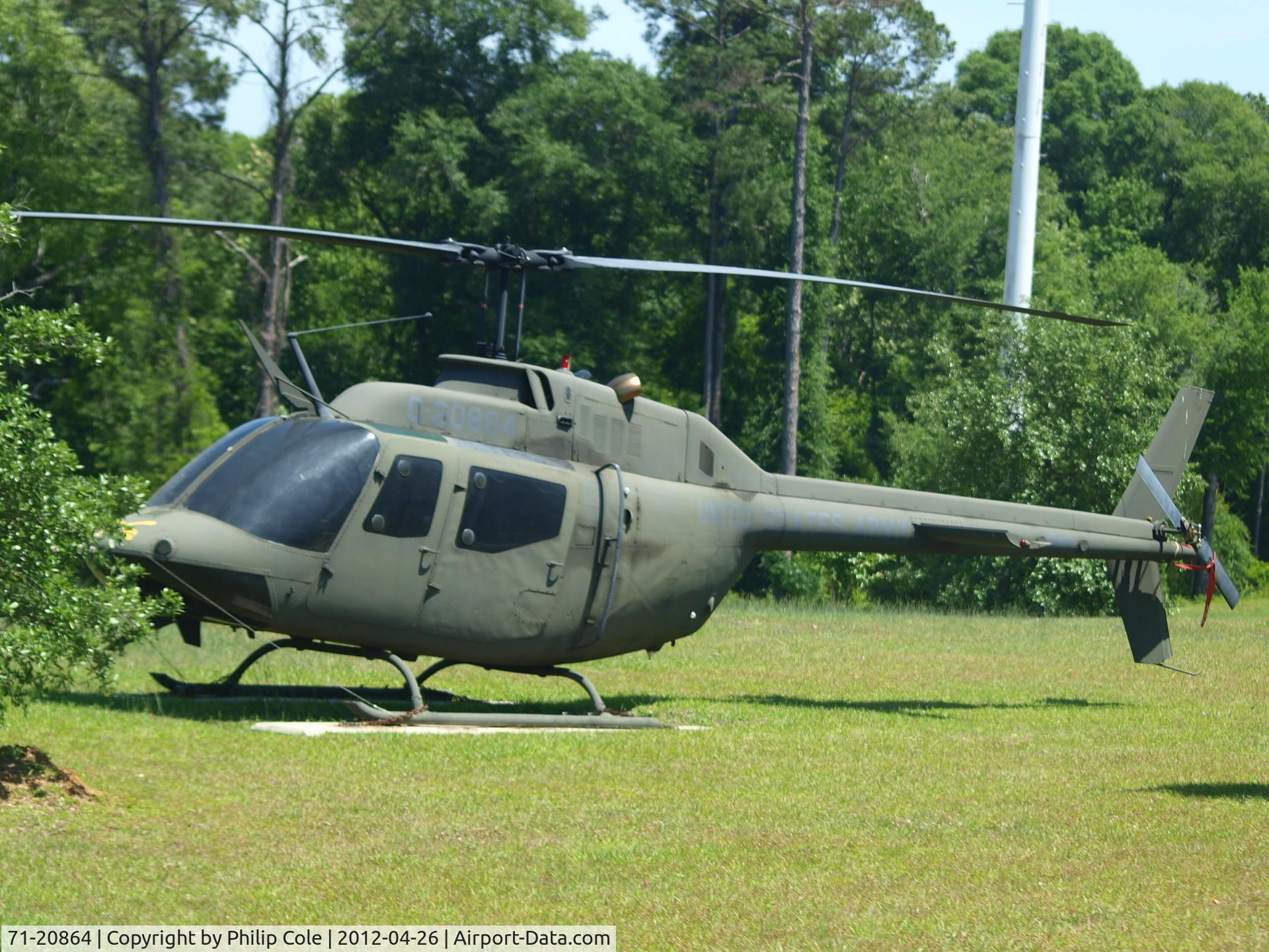 71-20864, 1971 Bell OH-58A Kiowa C/N 41725, Outside Center of Excellence for Scouting and Attack, Fort Rucker