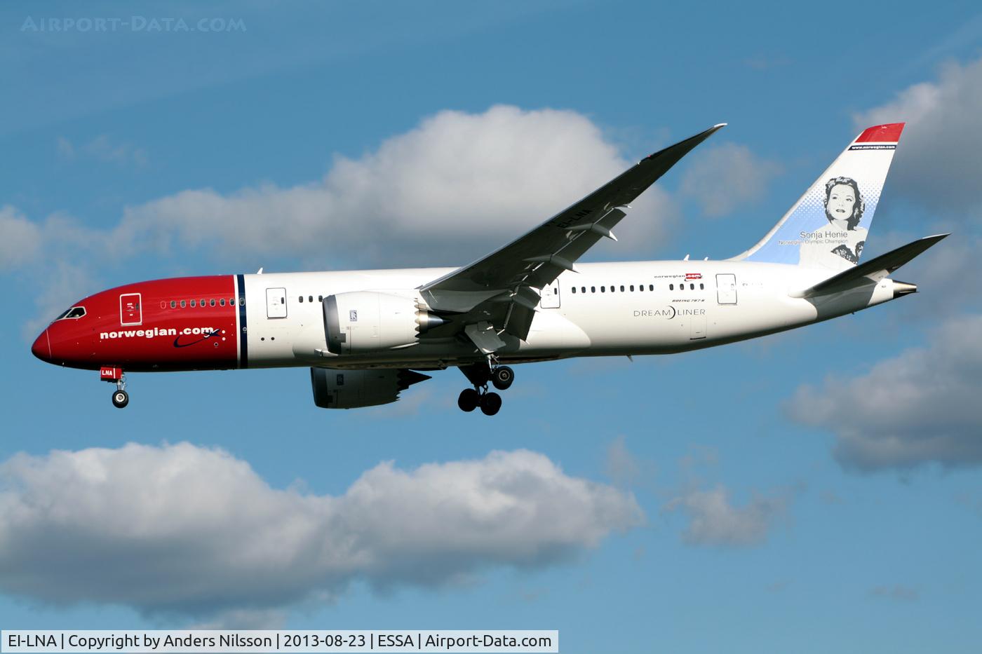 EI-LNA, 2013 Boeing 787-8 Dreamliner C/N 35304, On final approach for runway 01L.