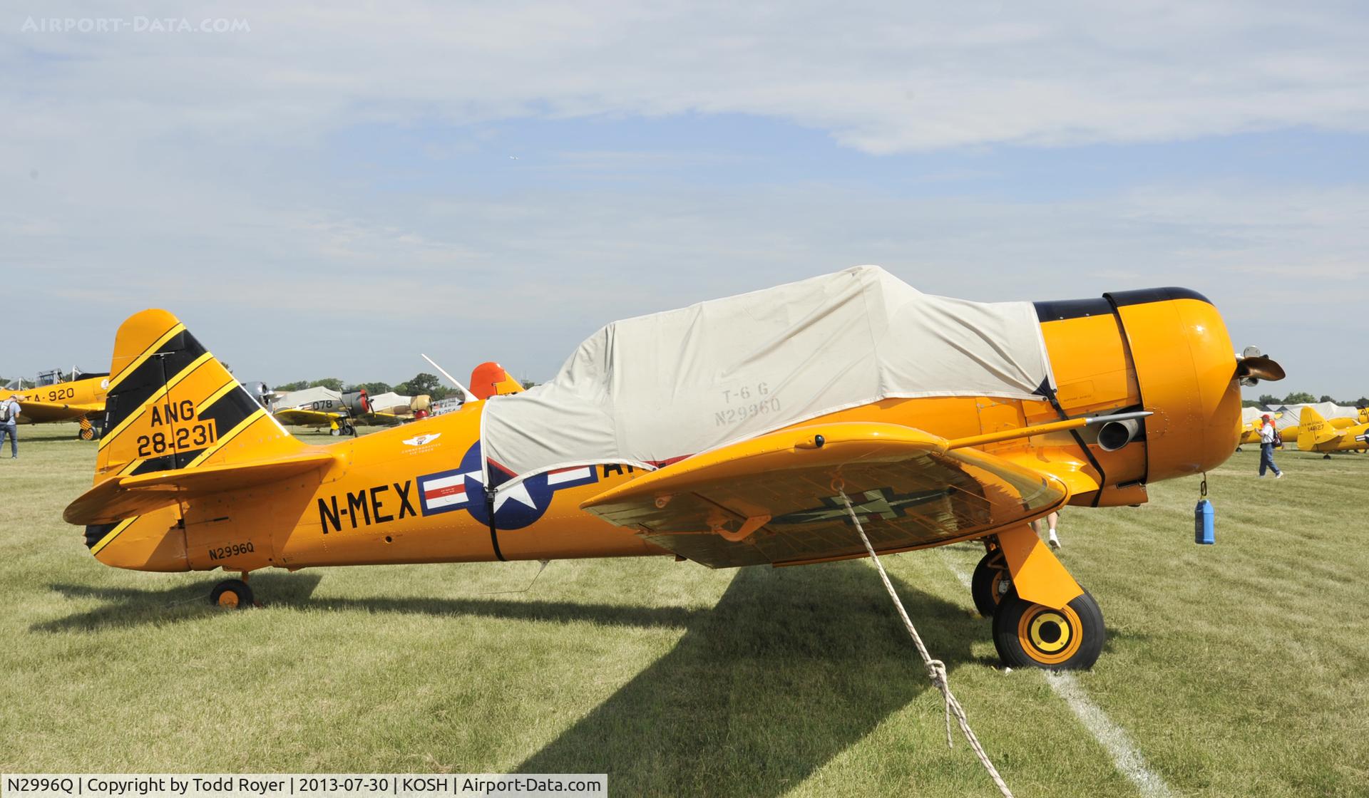N2996Q, 1950 North American T-6G Texan C/N 168-175, Airventure 2013