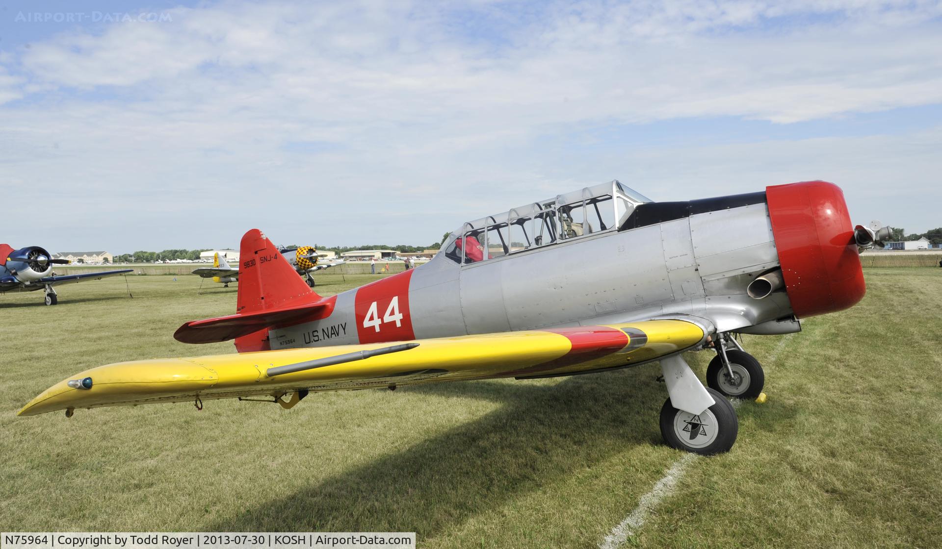 N75964, 1943 North American SNJ-4 Texan C/N 88-9830, Airventure 2013