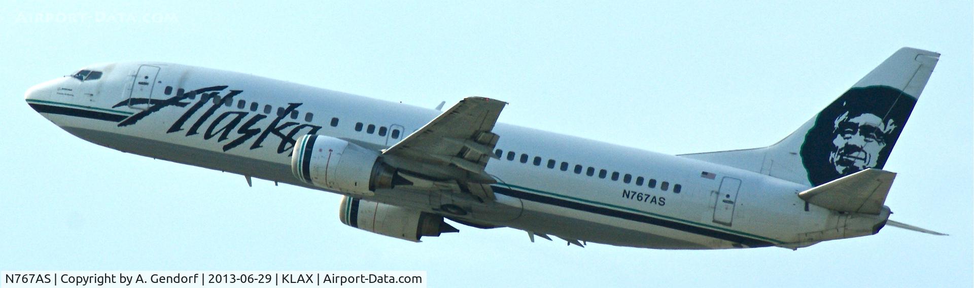 N767AS, 1992 Boeing 737-490 C/N 27081, Alaska Airlines, is climbing out at Los Angeles Int´l(KLAX)