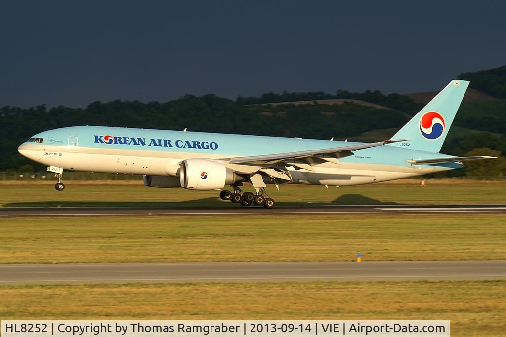 HL8252, 2012 Boeing 777-FB5 C/N 37638, Korean Air Boeing 777-200