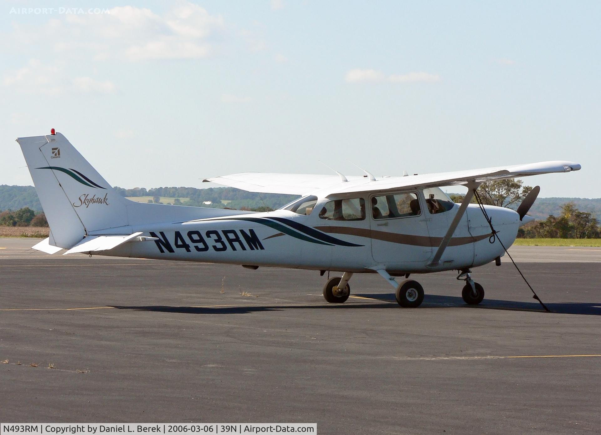 N493RM, 1999 Cessna 172R C/N 17280784, A handsome Skyhawk sits at Princeton Airport.