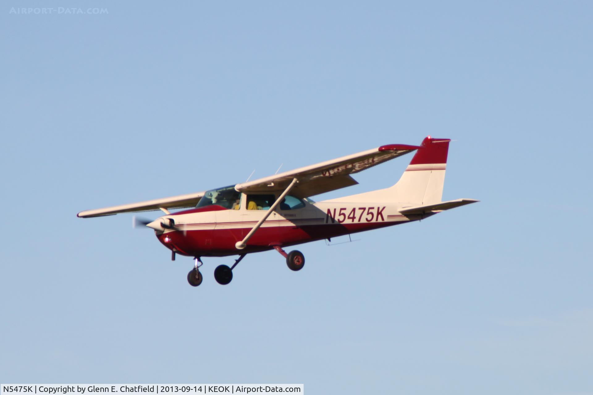 N5475K, Cessna 172P C/N 17274141, Short final