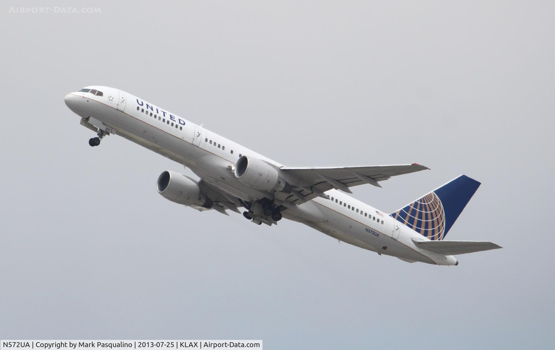 N572UA, 1992 Boeing 757-222(SF) C/N 26682, Boeing 757-200