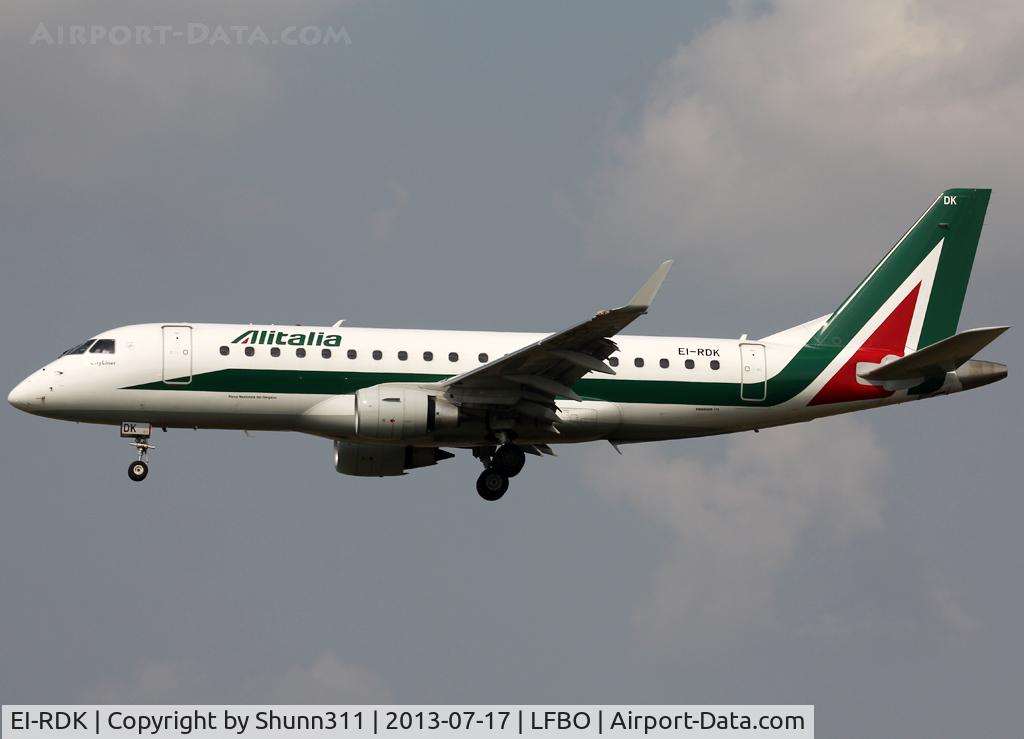 EI-RDK, 2012 Embraer 175STD (ERJ-170-200STD) C/N 17000343, Landing rwy 32L