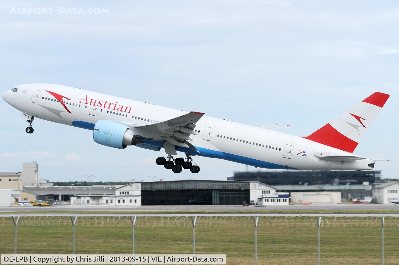 OE-LPB, 1998 Boeing 777-2Z9/ER C/N 28699, Austrian Airlines