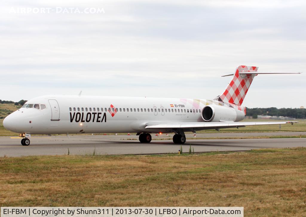 EI-FBM, 2005 Boeing 717-200 C/N 55192, Taxiing to the Terminal...