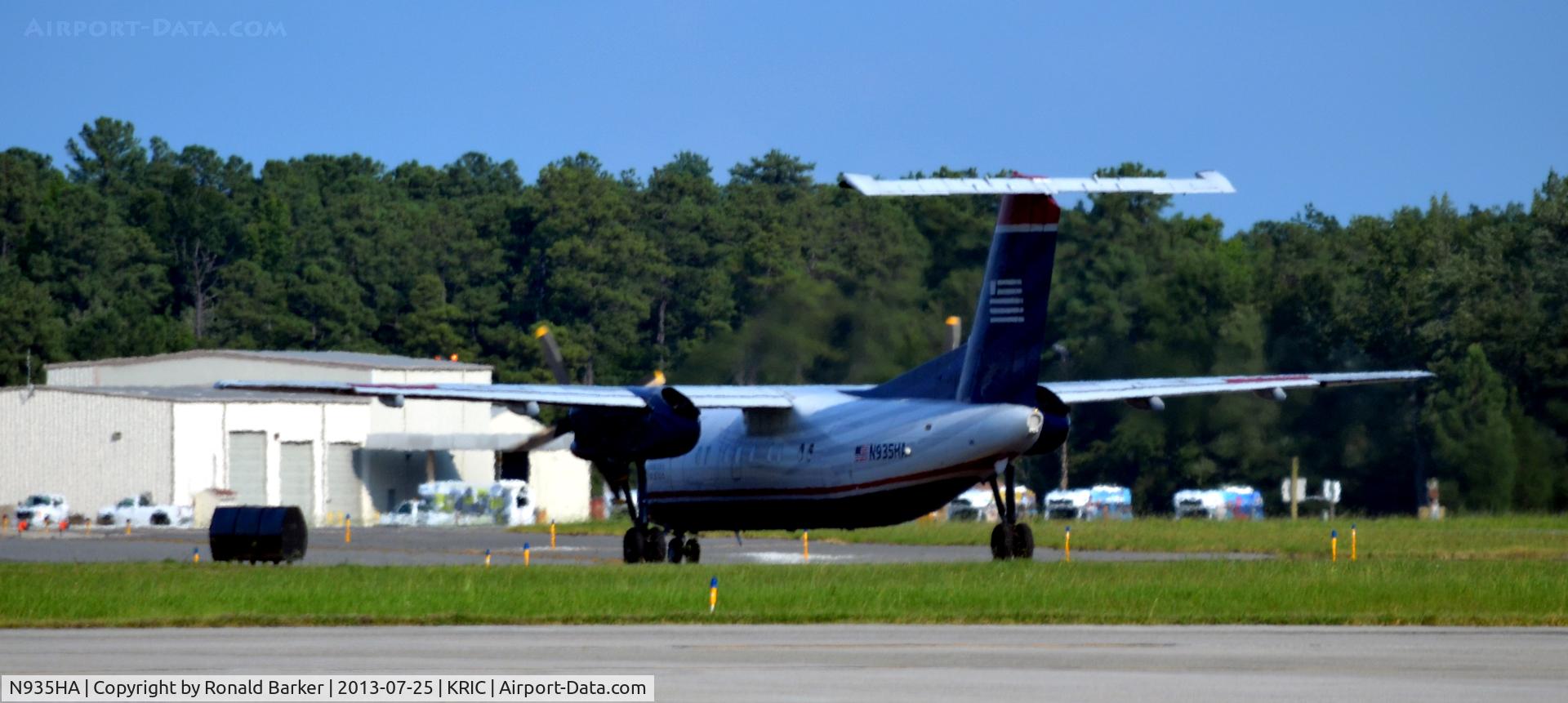 N935HA, De Havilland Canada DHC-8-102 Dash 8 C/N 142, Taxi RIC