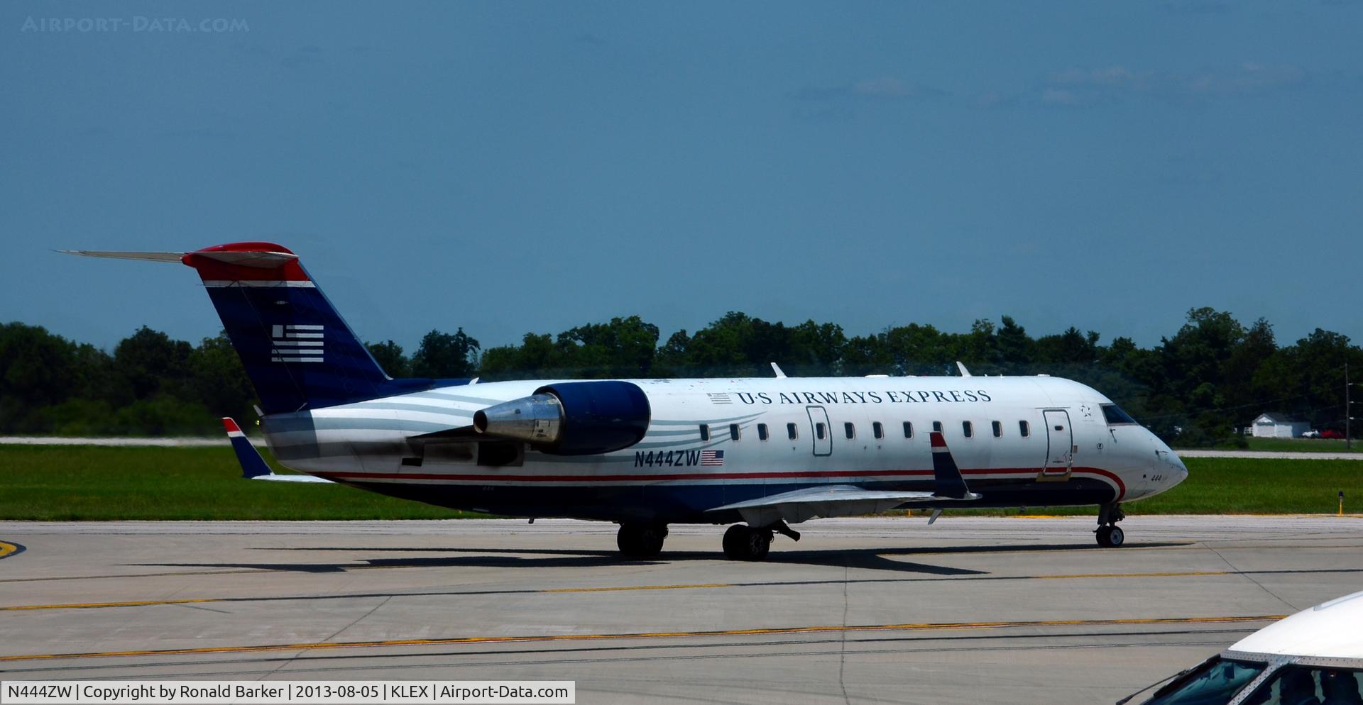 N444ZW, 2003 Canadair CRJ-200LR (CL-600-2B19) C/N 7788, Taxi LEX