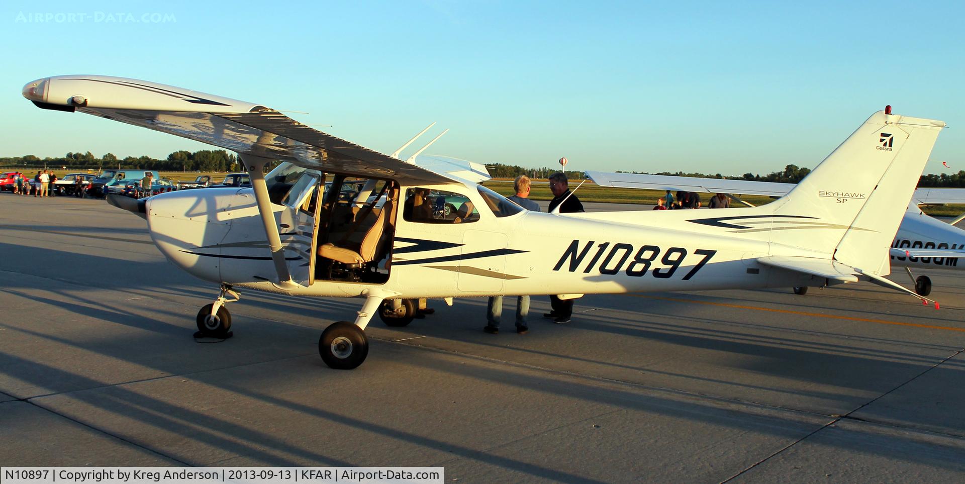N10897, 2007 Cessna 172S C/N 172S10606, Cessna 172S Skyhawk I display at the 4th Annual Fargo Jet Center Movie Night.