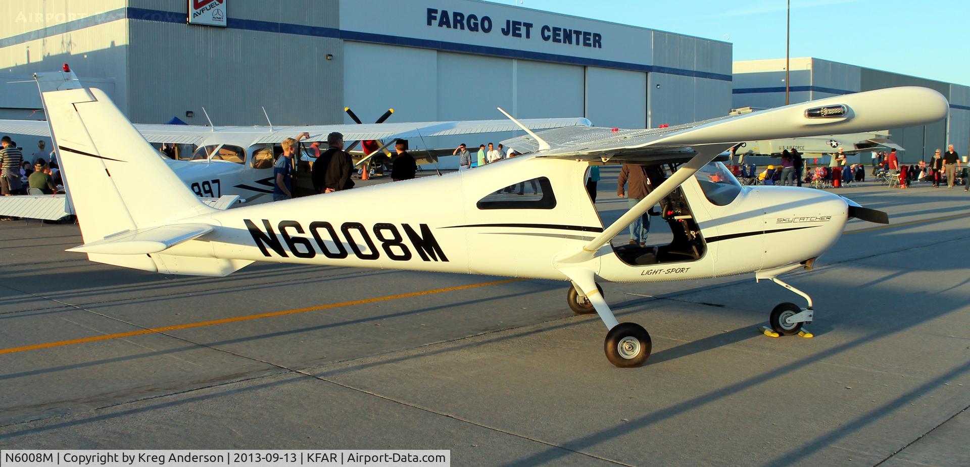 N6008M, Cessna 162 Skycatcher C/N 16200133, Cessna 162 Skycatcher on display at the 4th Annual Fargo Jet Center Movie Night.
