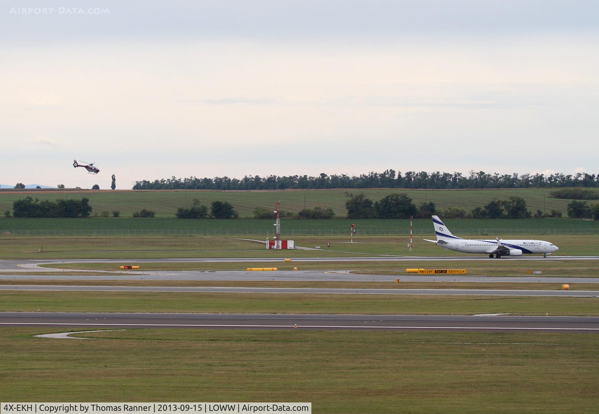 4X-EKH, 2009 Boeing 737-85P C/N 35458, El Al B737 note the Police helicopter