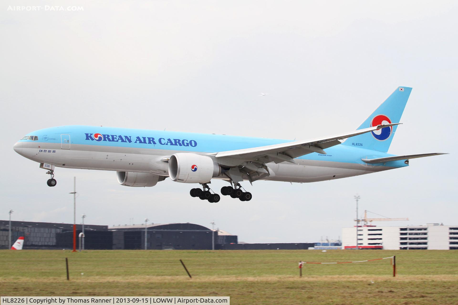 HL8226, 2013 Boeing 777-FB5 C/N 37640, Korean B777
