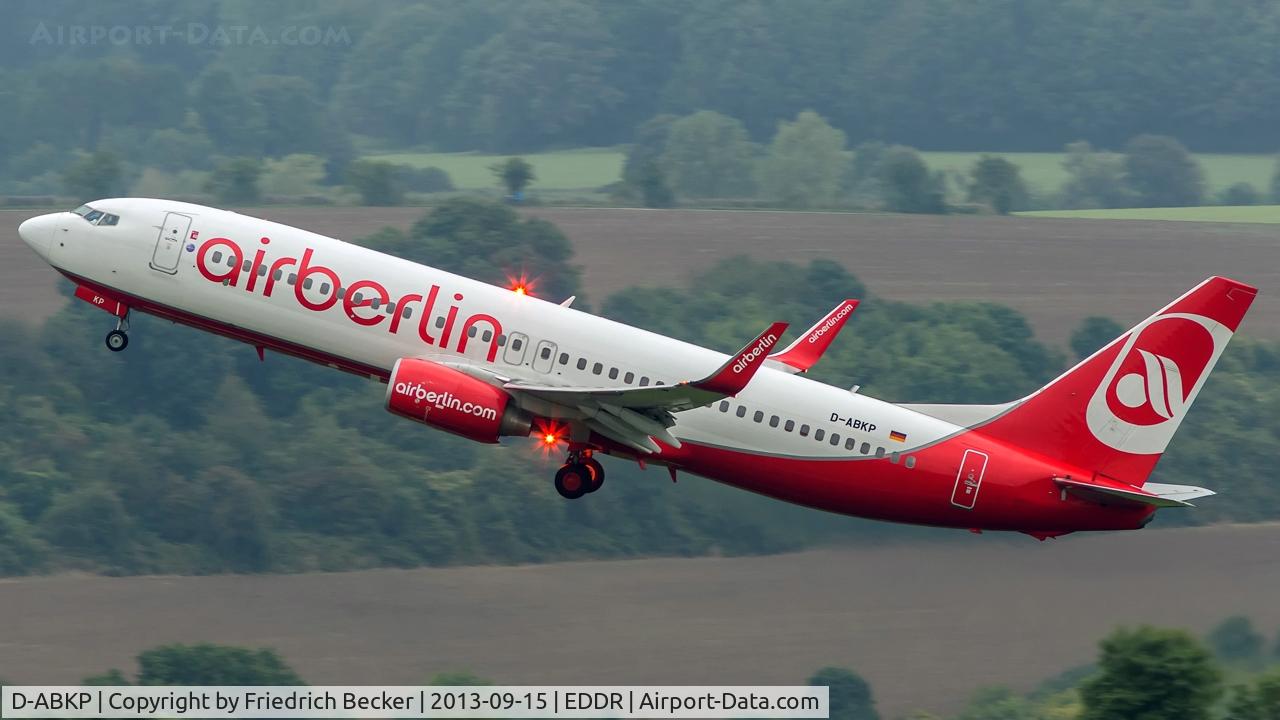 D-ABKP, 2010 Boeing 737-86J C/N 37758, departure via RW27 as AB3909 to PMI