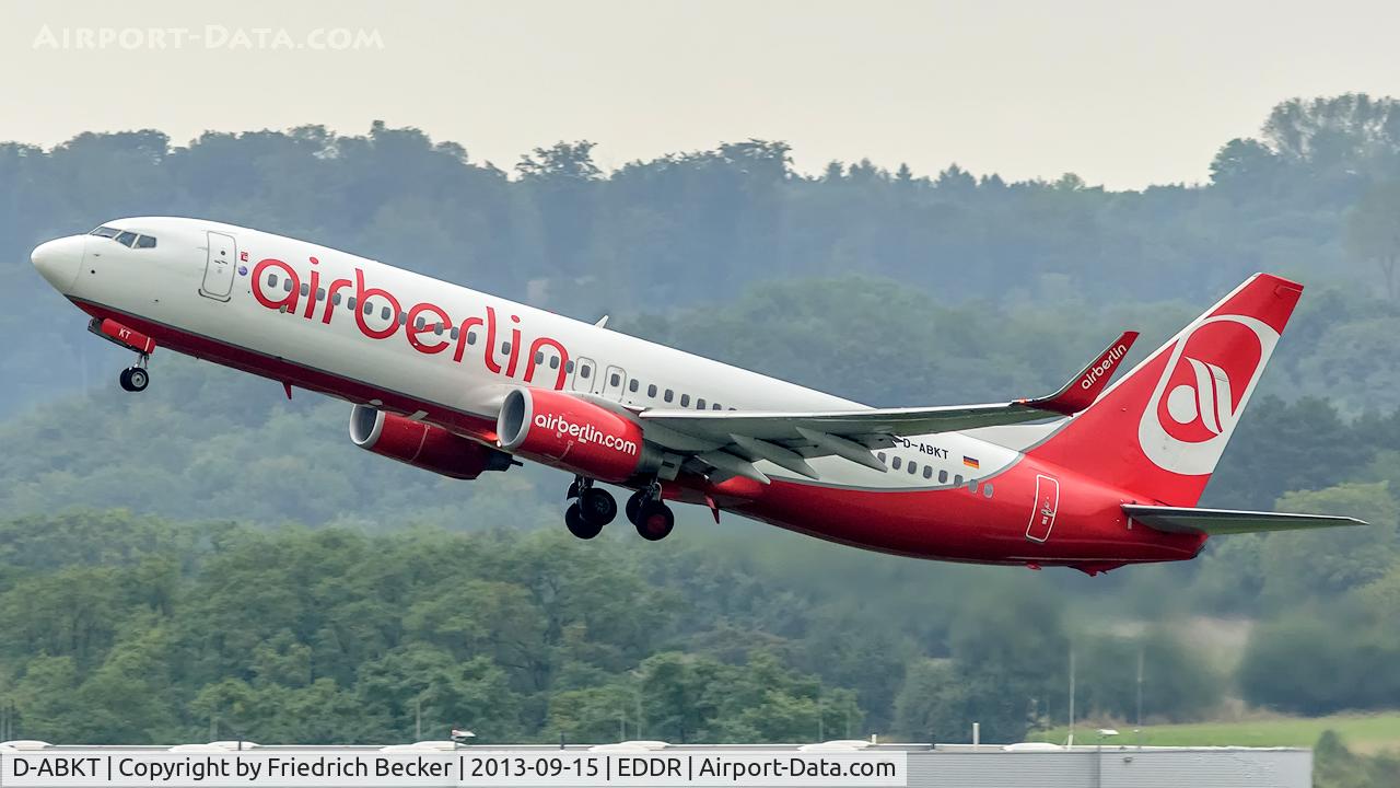 D-ABKT, 2011 Boeing 737-86J C/N 36881, departure via RW27 to TXL