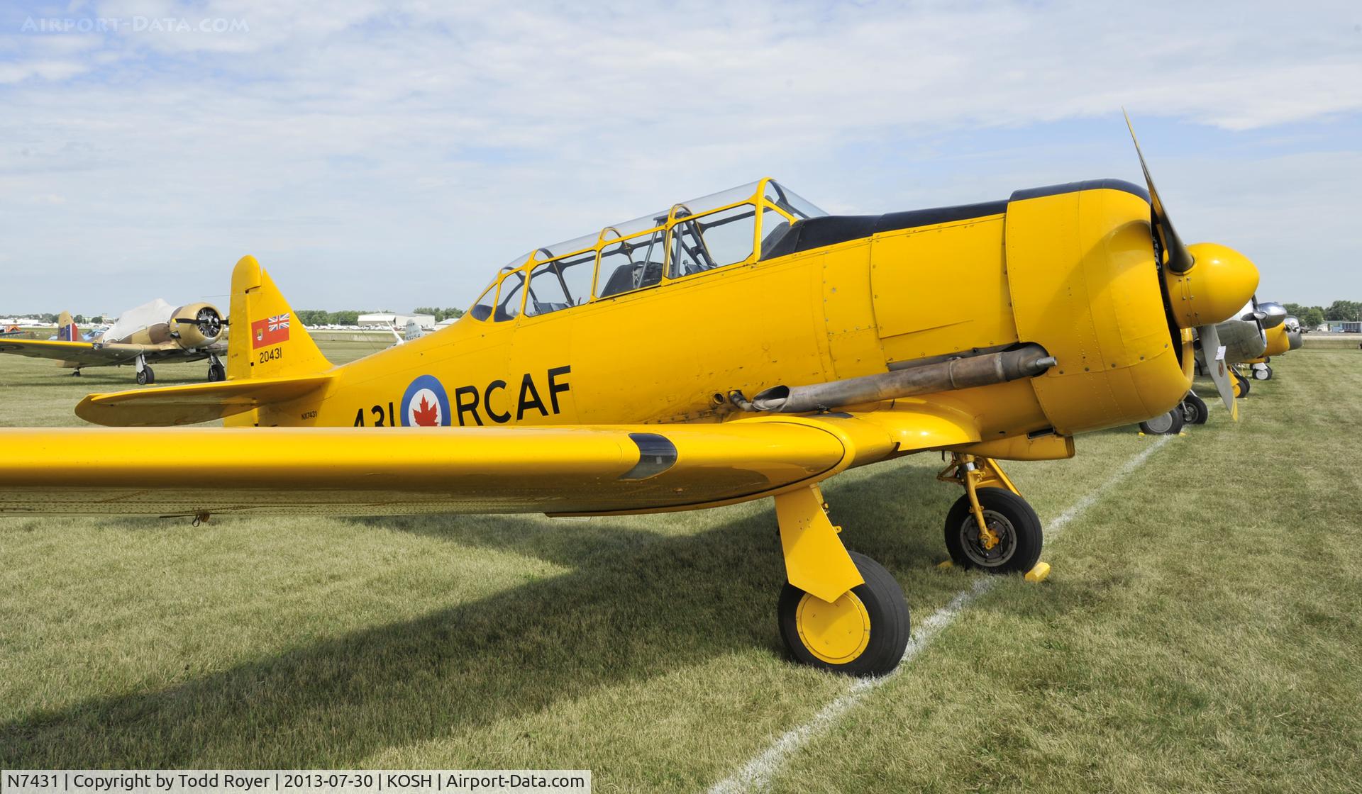 N7431, 1952 Canadian Car & Foundry Harvard MK IV C/N CCF4 222, Airventure 2013
