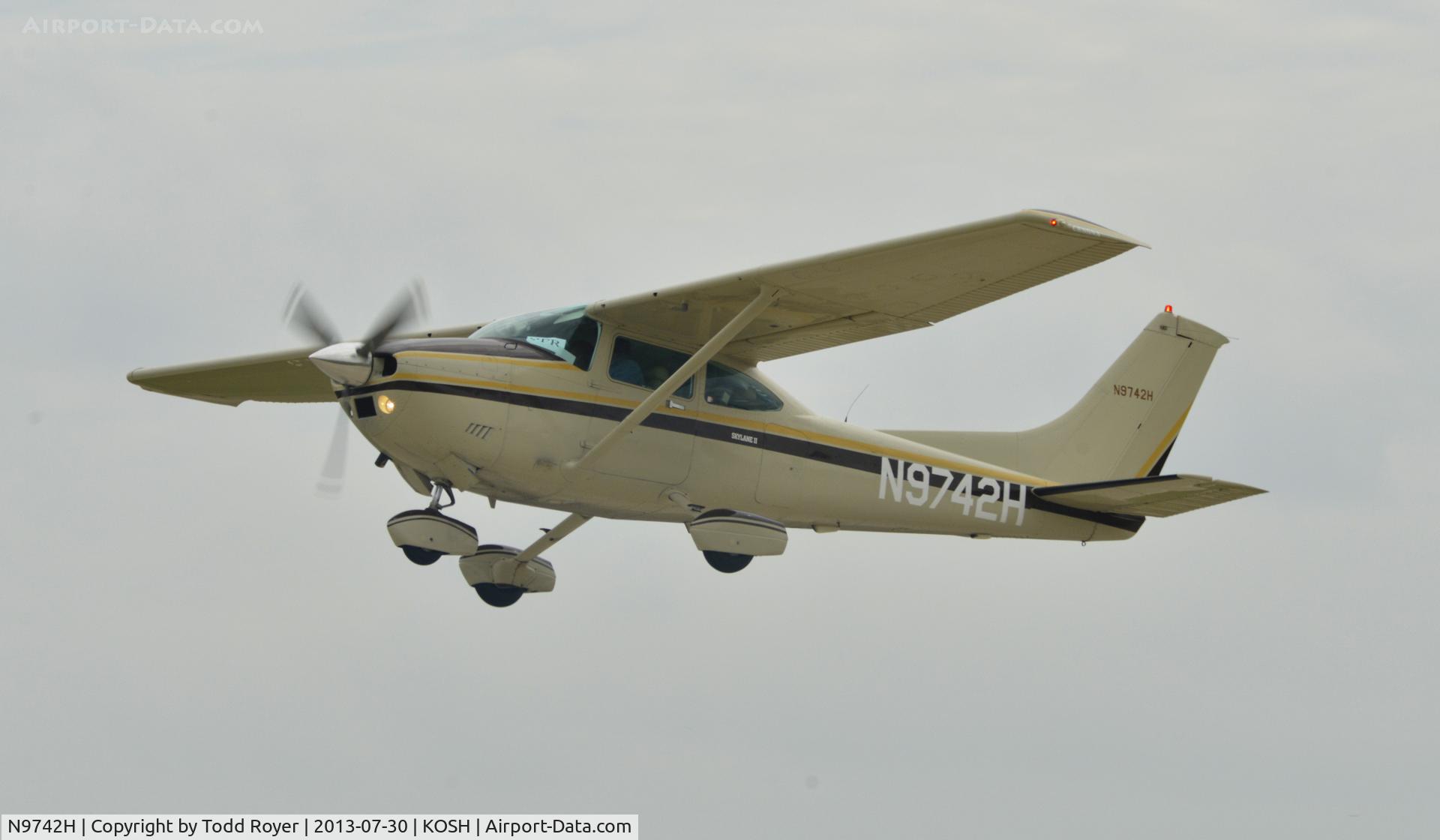 N9742H, 1981 Cessna 182R Skylane C/N 18267989, Airventure 2013