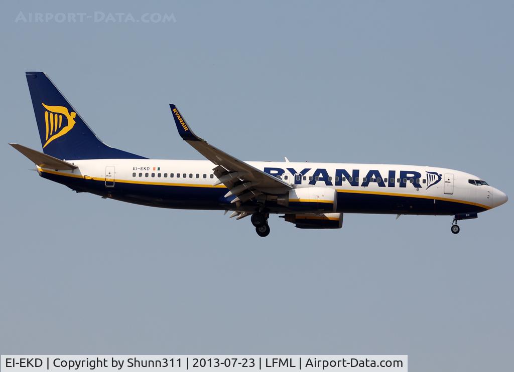 EI-EKD, 2010 Boeing 737-8AS C/N 35024, Landing rwy 31R