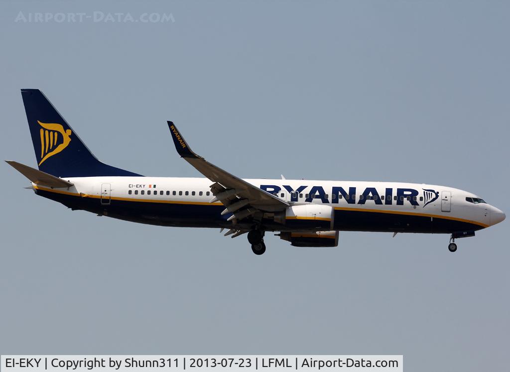 EI-EKY, 2010 Boeing 737-8AS C/N 35031, Landing rwy 31R