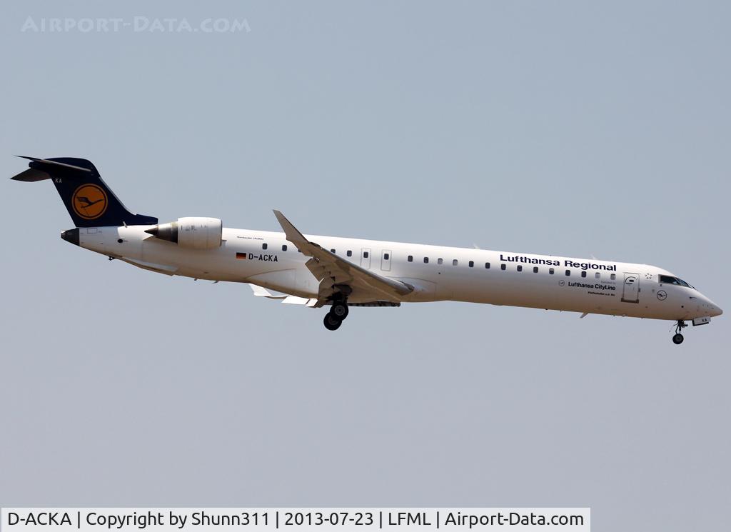 D-ACKA, 2006 Bombardier CRJ-900LR (CL-600-2D24) C/N 15072, Landing rwy 31R