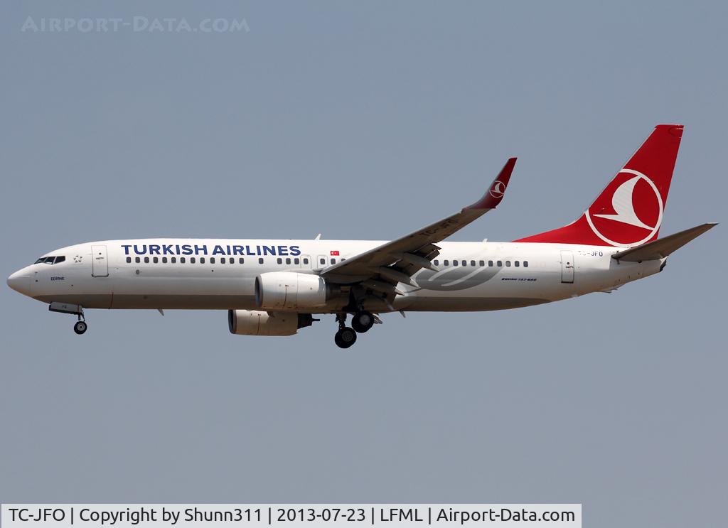 TC-JFO, 1999 Boeing 737-8F2 C/N 29777, Landing rwy 31R in new c/s