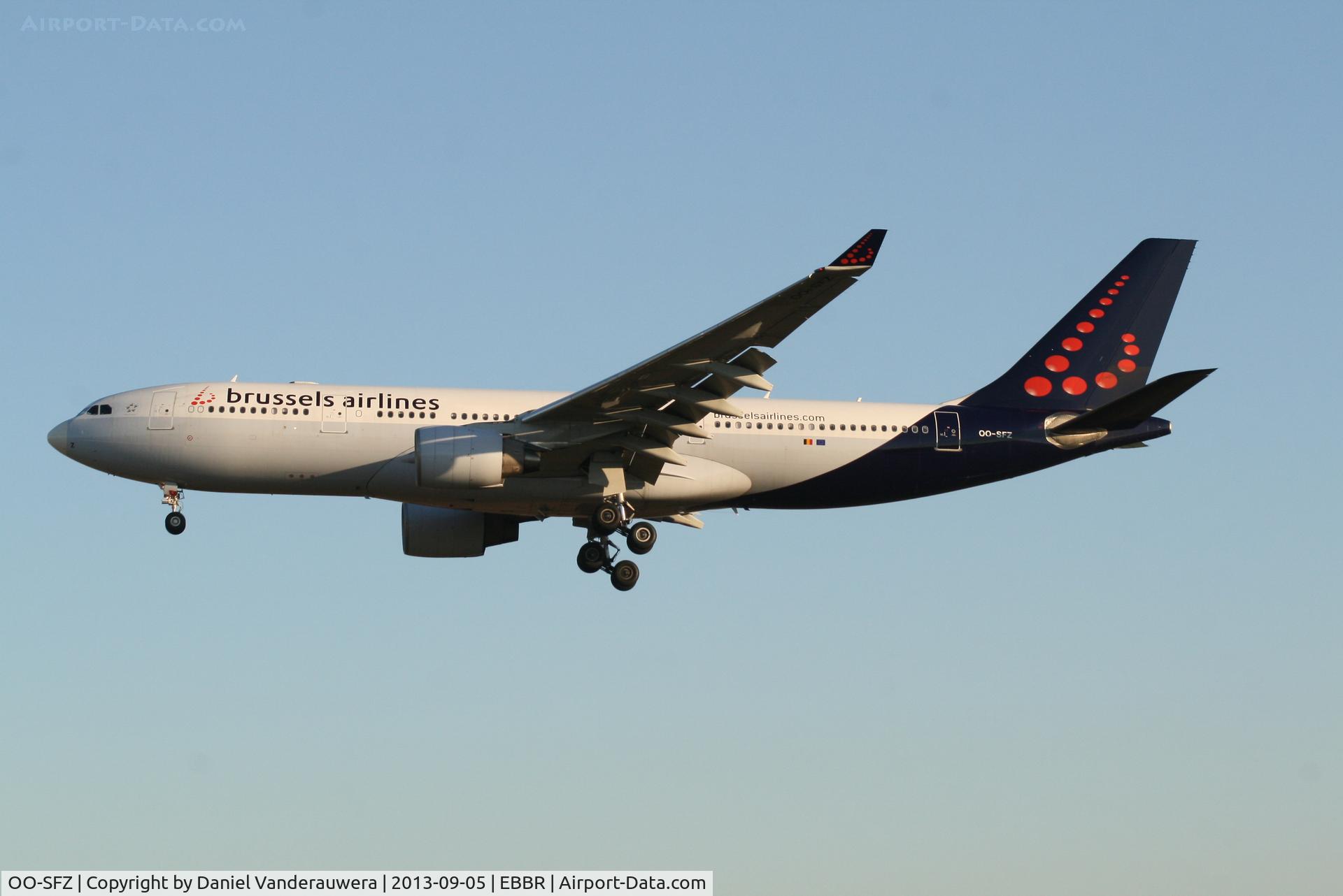 OO-SFZ, 1998 Airbus A330-223 C/N 249, Arrival of flight SN369 to RWY 25L