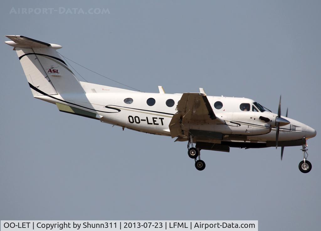 OO-LET, 1994 Beech B200 Super King Air King Air C/N BB-1473, Landing rwy 31R