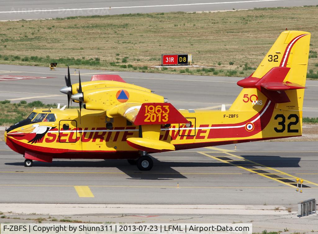 F-ZBFS, Canadair CL-215-6B11 CL-415 C/N 2001, Lining up rwy 31R for departure... Additional 50th anniversary titles and patch...