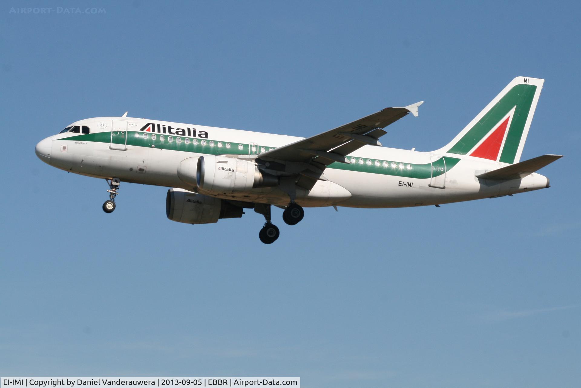 EI-IMI, 2002 Airbus A319-112 C/N 1745, Arrival of flight AZ156 to RWY 25L