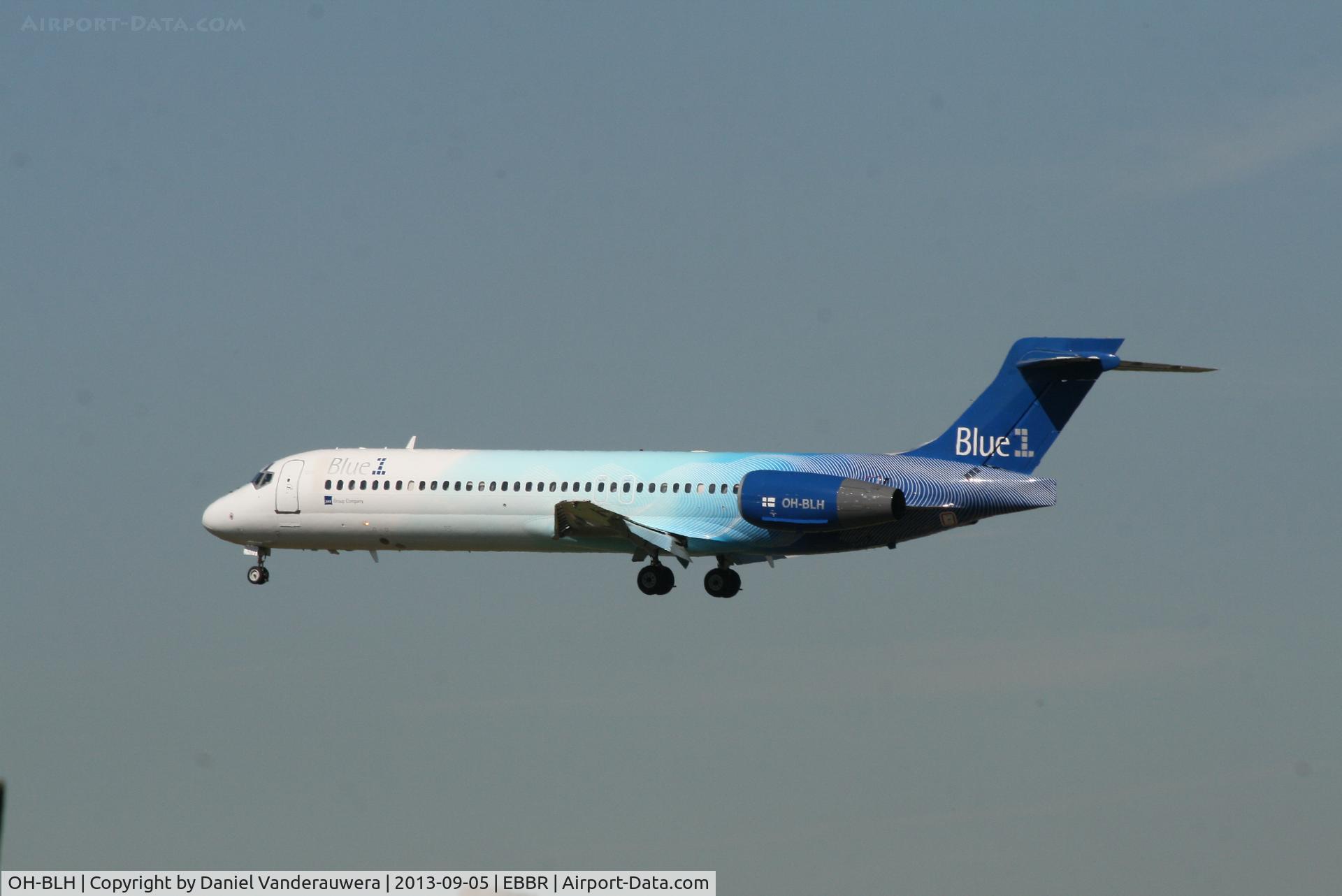 OH-BLH, 2000 Boeing 717-2CM C/N 55060, Flight SK1591 is descending to RWY 25L