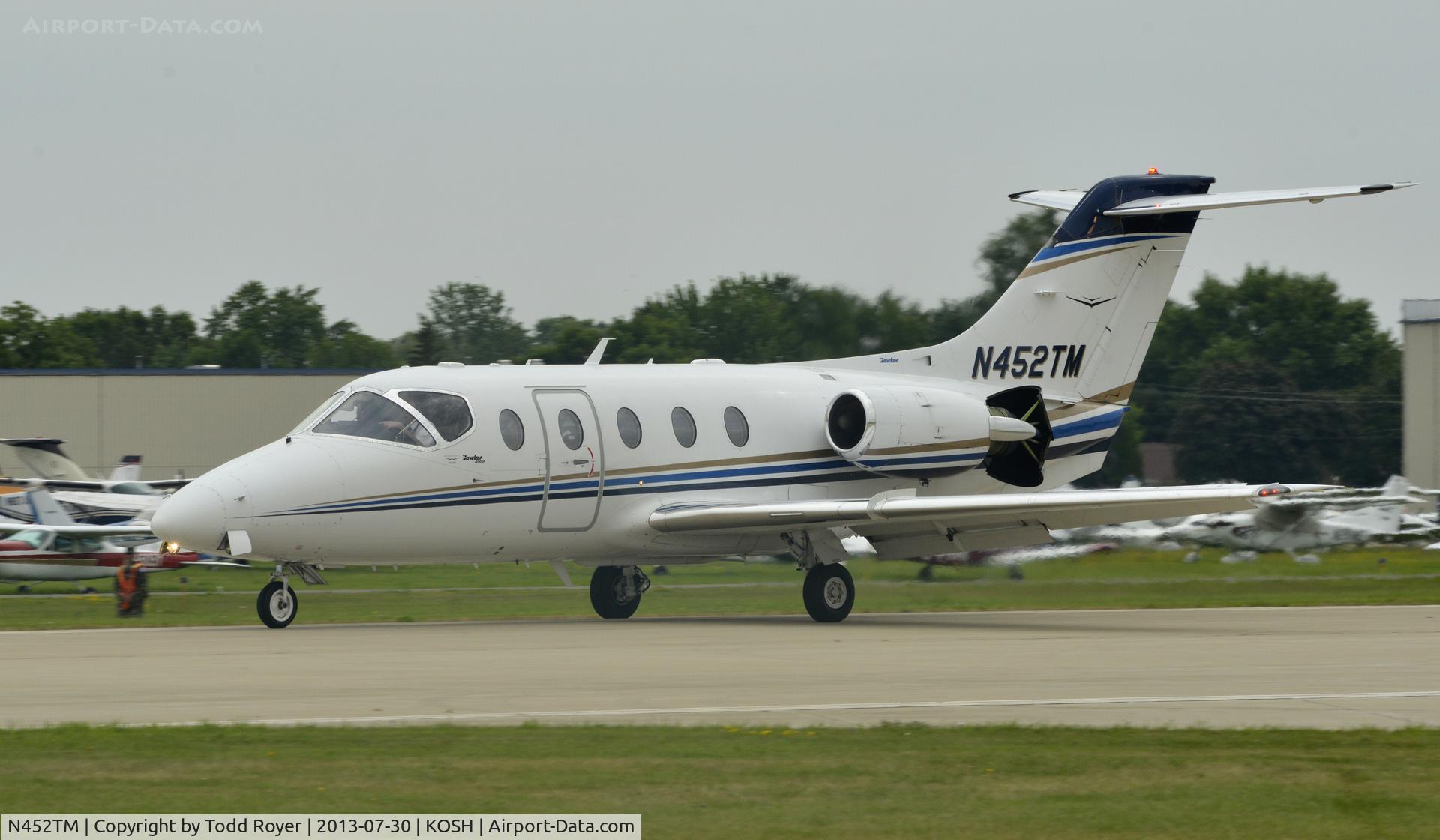 N452TM, 2008 Hawker Beechcraft 400A Beechjet C/N RK-577, Airventue 2013