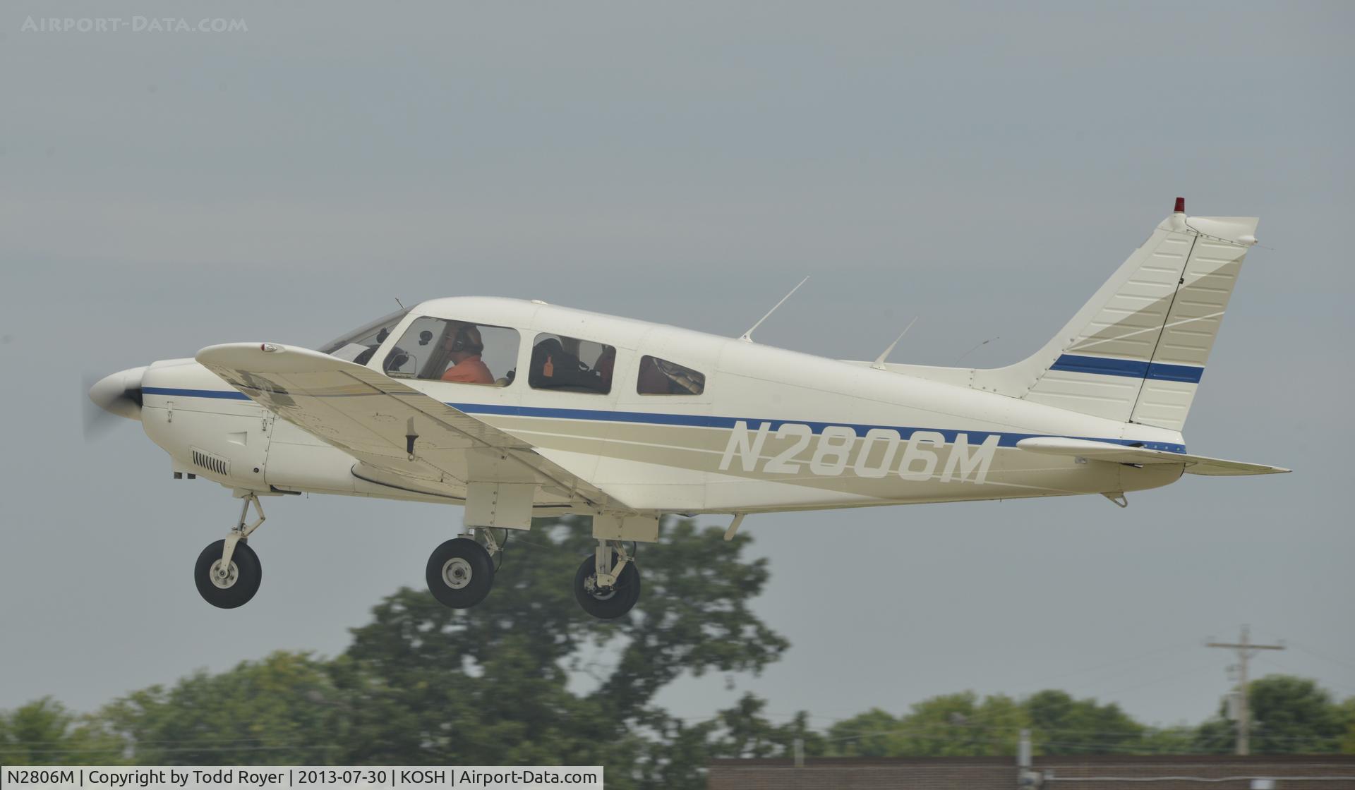 N2806M, 1977 Piper PA-28-181 Archer II C/N 28-7890270, Airventure 2013