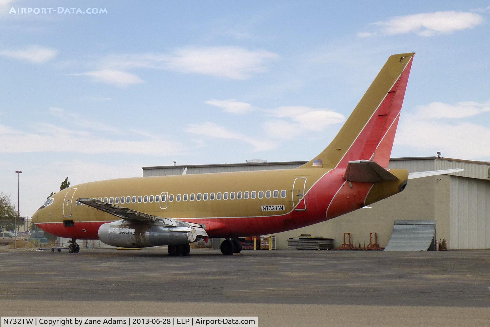 N732TW, 1982 Boeing 737-2H4 C/N 22731, At El Paso International Airport