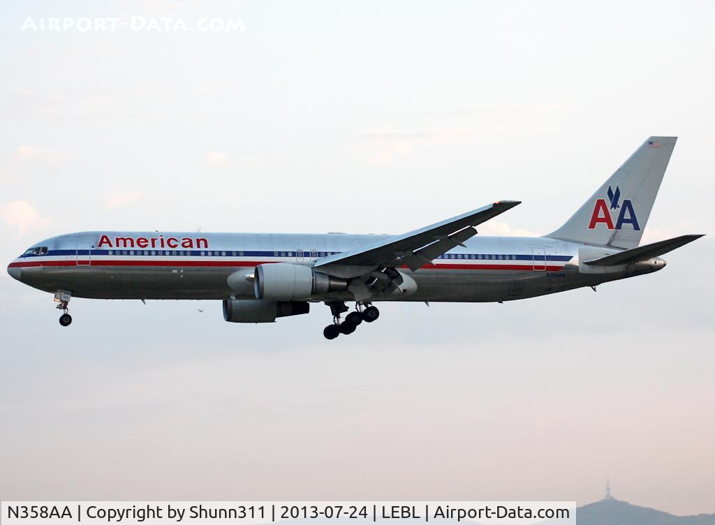 N358AA, 1988 Boeing 767-323 C/N 24039, Landing rwy 25R