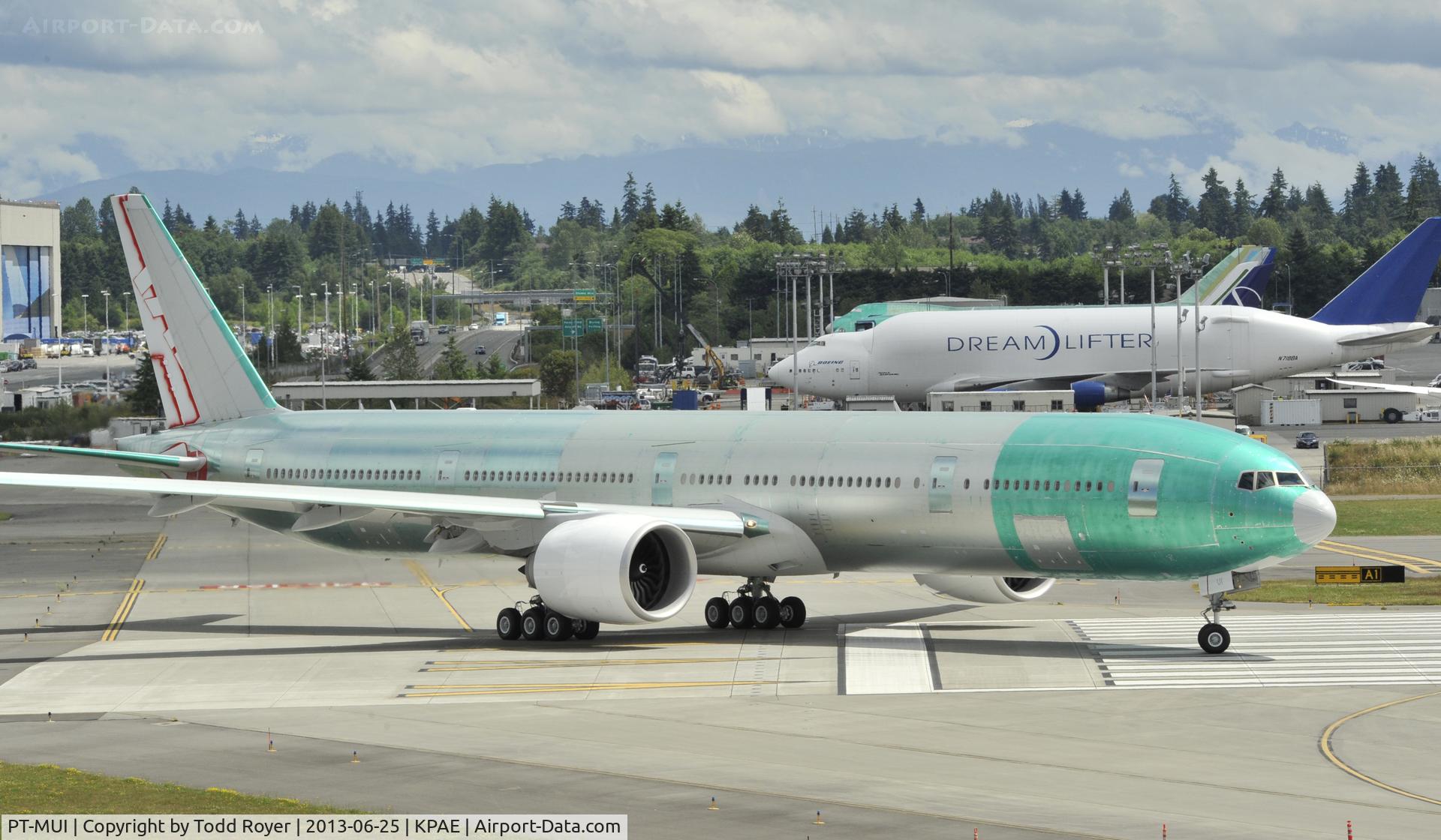 PT-MUI, 2013 Boeing 777-32W/ER C/N 40589, Lining up 16R at Paine Field