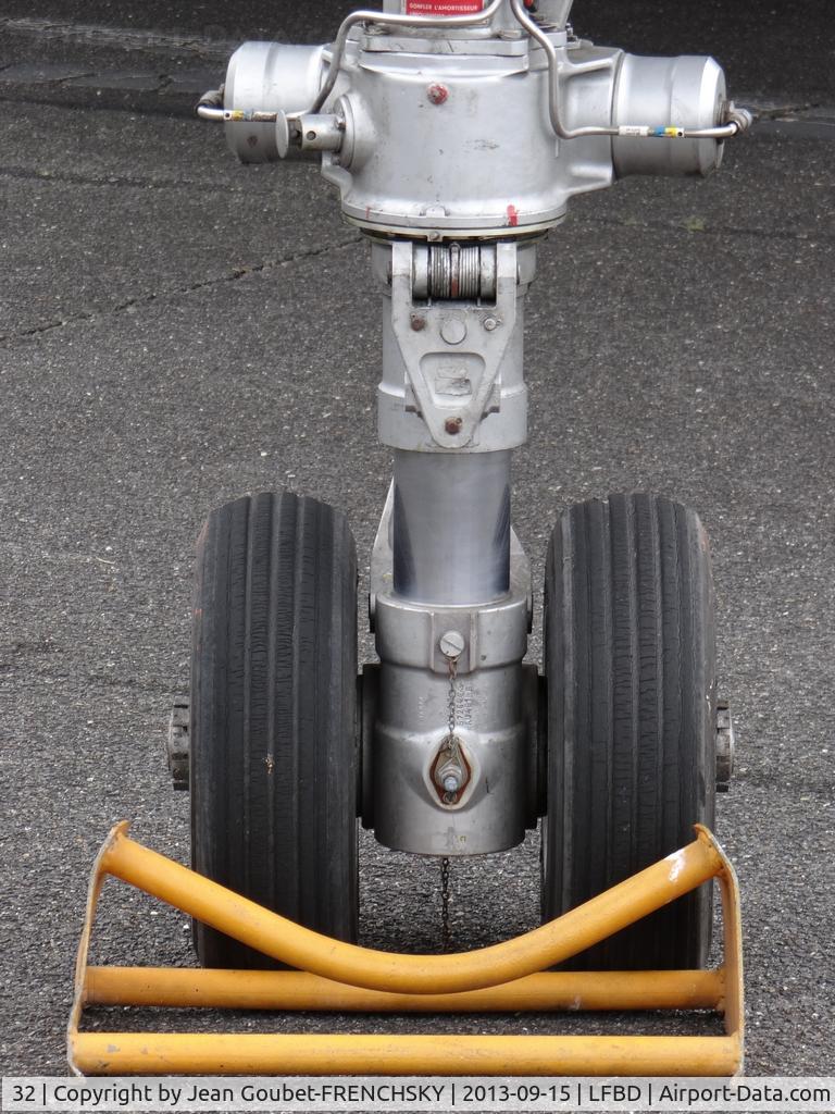 32, Vought F-8E(FN) Crusader C/N 1249, Chance-Vought F-8E(FN) / F-8P Crusader, serial number 151763.
