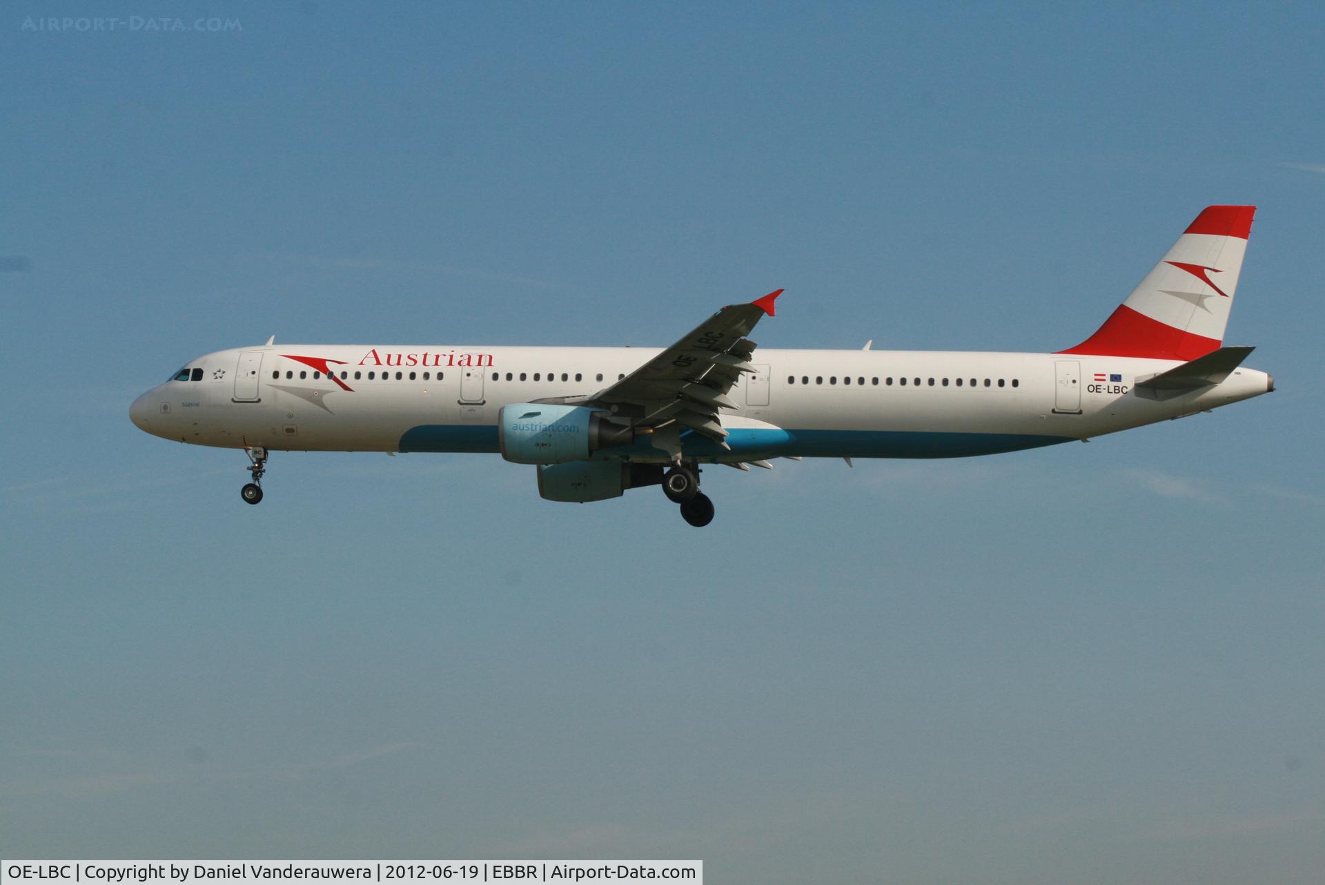 OE-LBC, 1996 Airbus A321-111 C/N 581, Arrival of flight OS351 to RWY 25L