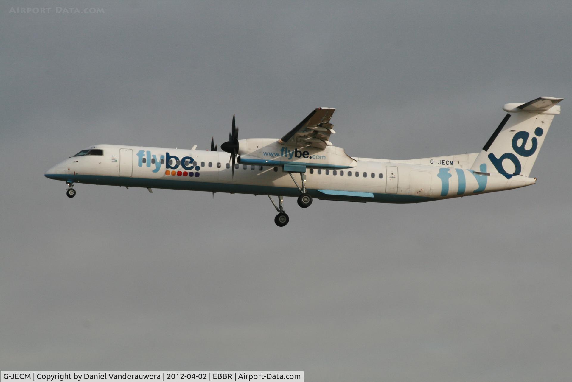 G-JECM, 2005 De Havilland Canada DHC-8-402Q Dash 8 C/N 4118, Arrival of flight BE593 to RWY 25L